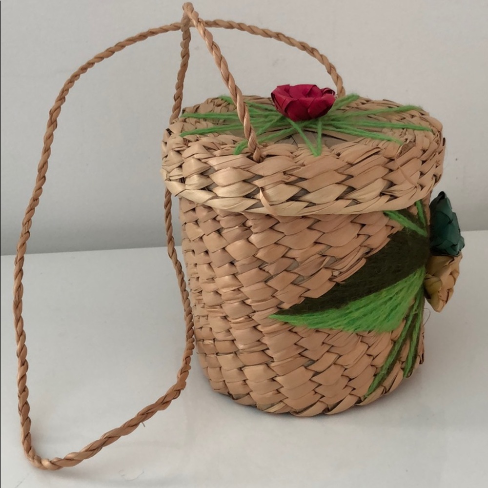 RAFFIA ROUND ARTISAN HAND WOVEN SHOULDER BAG - Picture 2 of 8